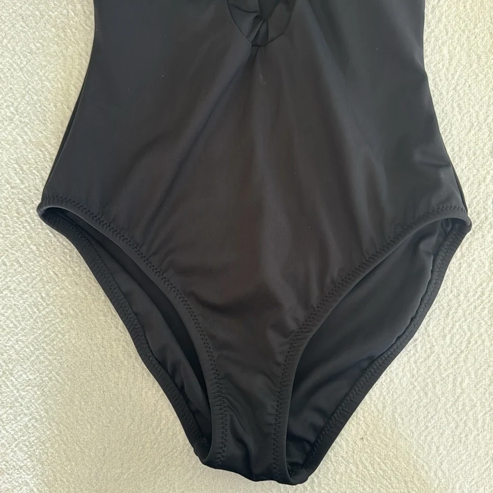 La Blanca Luxe Plunge Keyhole One-Piece Swimsuit, Size 4, Brand new, $165